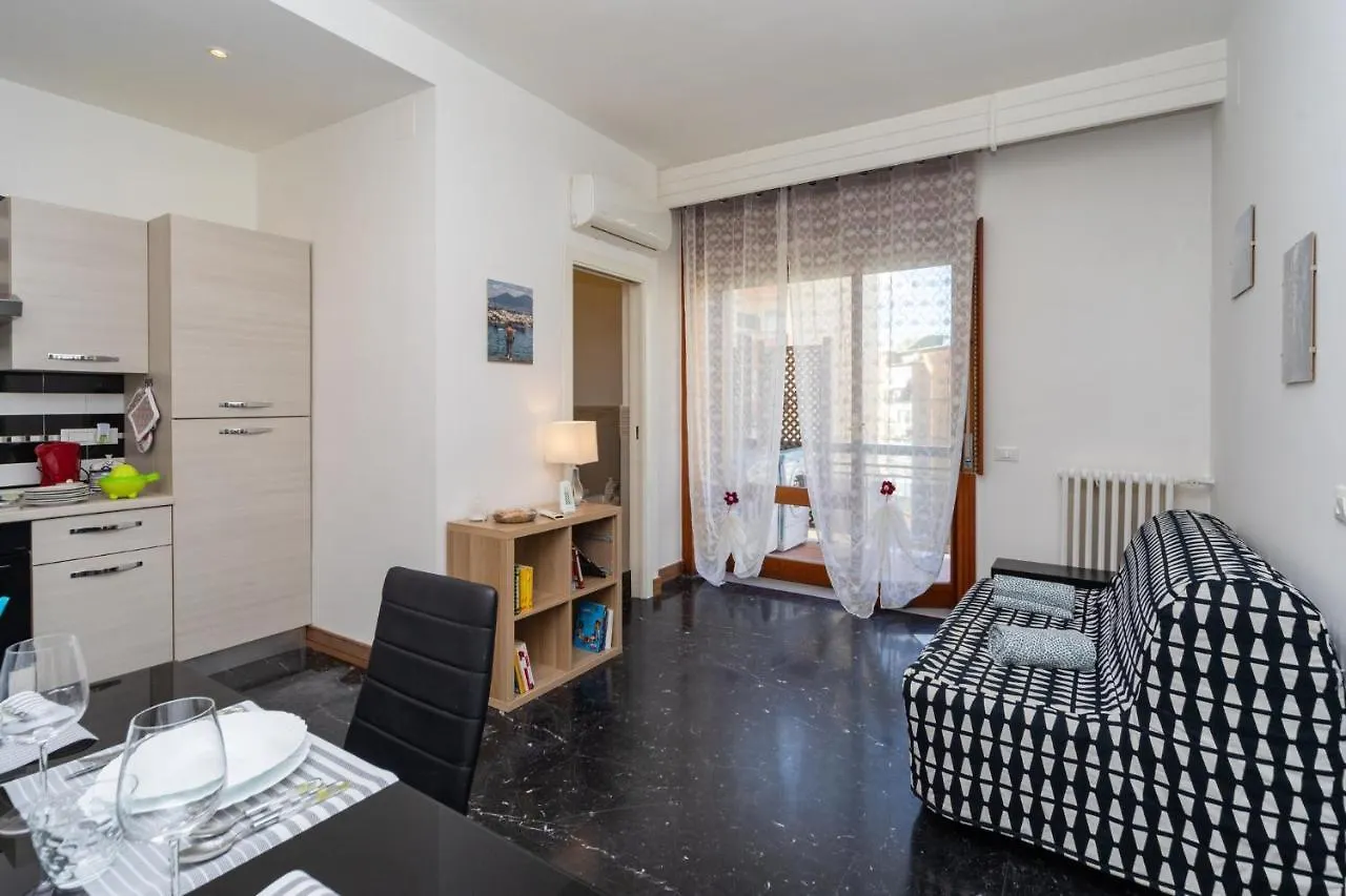 La Casa Di Rosa A Jewel Of Elegance At The Vomero Apartment Naples 0*,  Italy